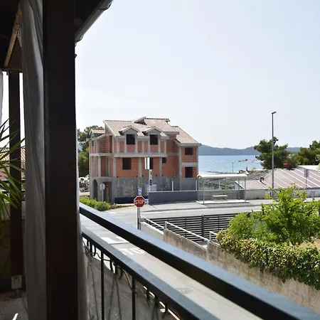 Octopus Apartment
